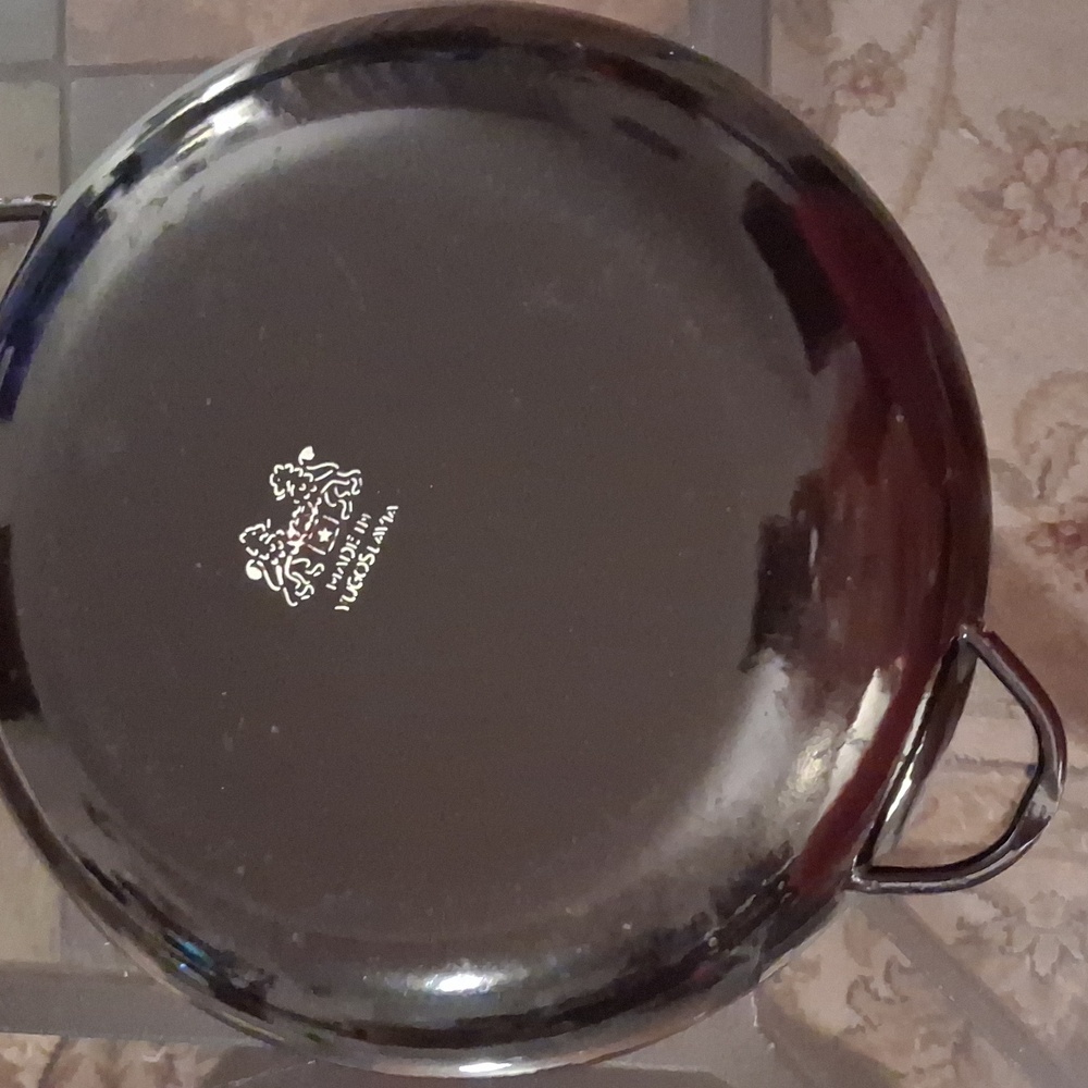 YUGOSLAVIAN ENAMELED COOKWARE - Picture 2 of 3